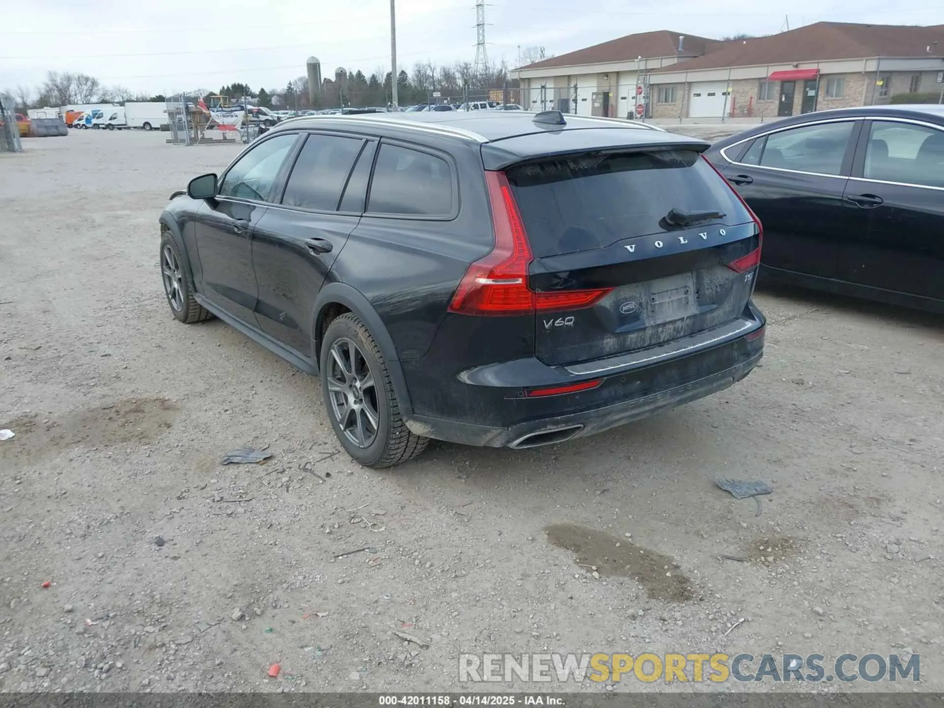 3 Photograph of a damaged car YV4102WK5L1047268 VOLVO V60 CROSS COUNTRY 2020
