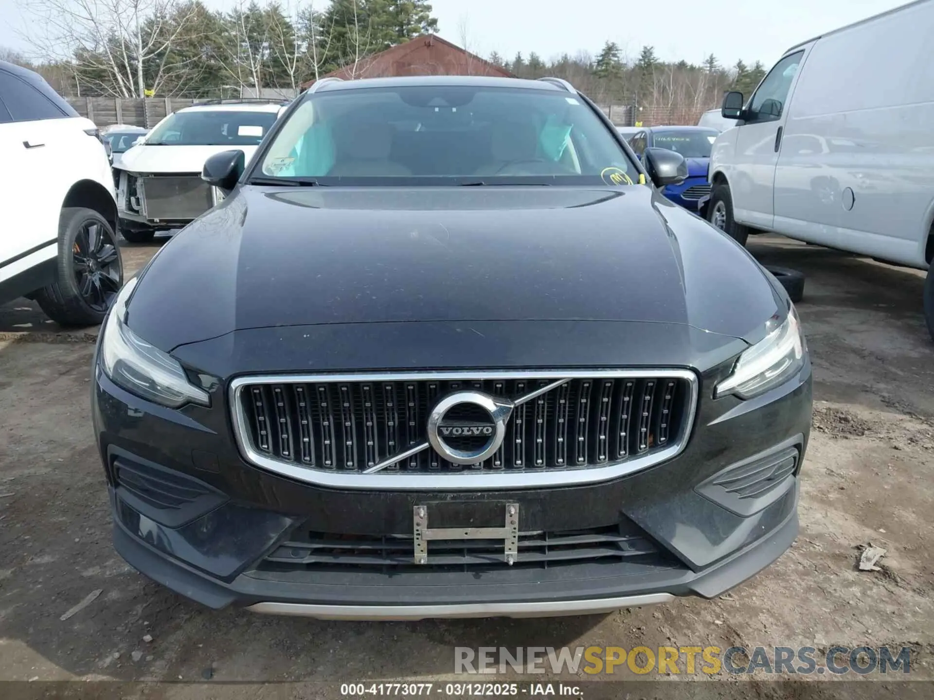 12 Photograph of a damaged car YV4102WK6L1032133 VOLVO V60 CROSS COUNTRY 2020