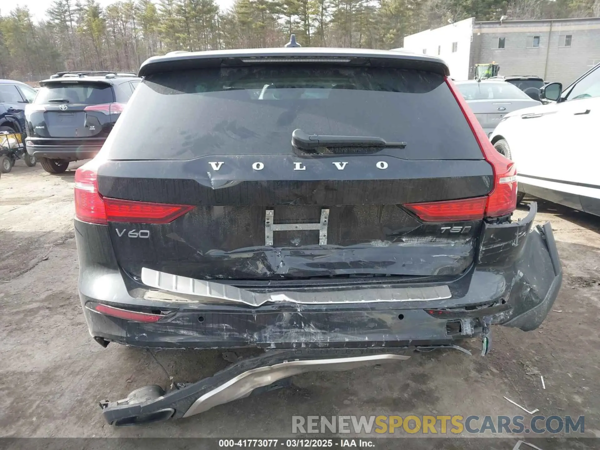 16 Photograph of a damaged car YV4102WK6L1032133 VOLVO V60 CROSS COUNTRY 2020
