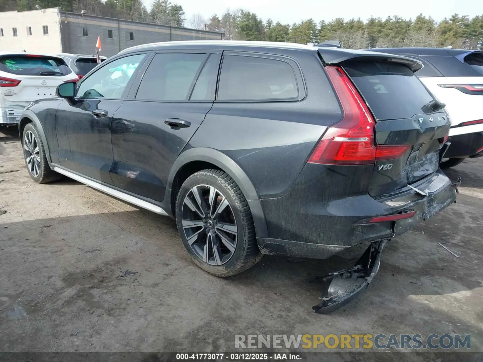 3 Photograph of a damaged car YV4102WK6L1032133 VOLVO V60 CROSS COUNTRY 2020