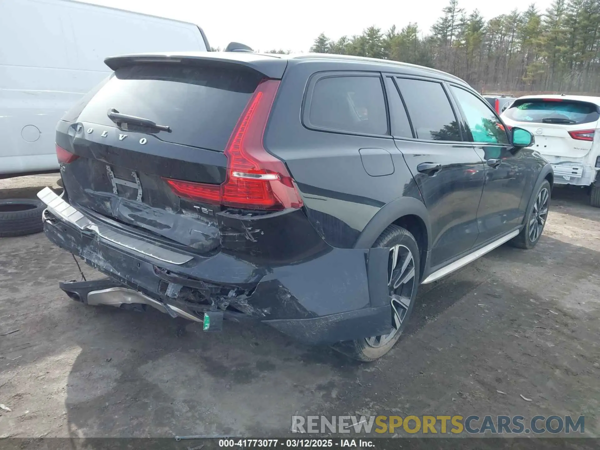 4 Photograph of a damaged car YV4102WK6L1032133 VOLVO V60 CROSS COUNTRY 2020