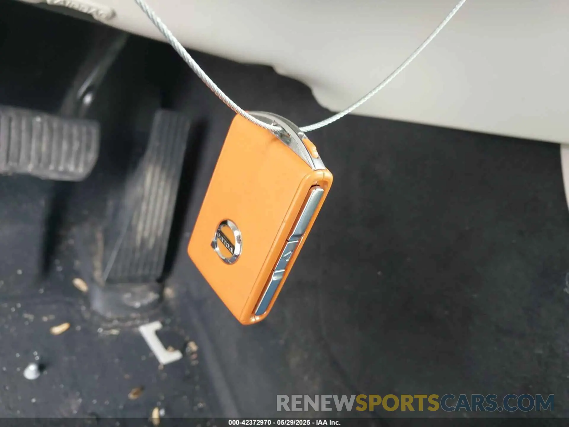 11 Photograph of a damaged car YV4L12WY5P2105714 VOLVO V60 CROSS COUNTRY 2023