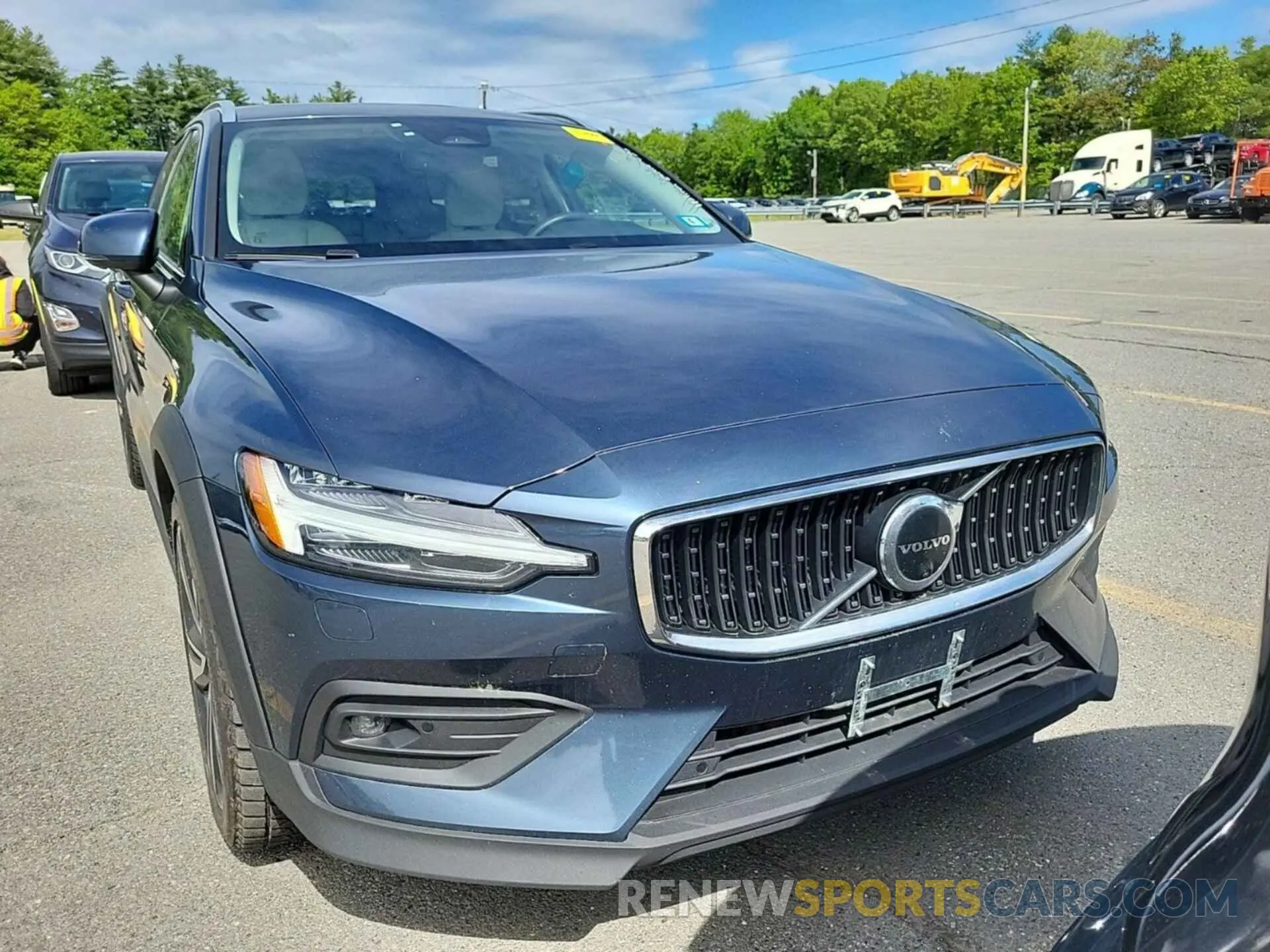 8 Photograph of a damaged car YV4L12WZ2P2106408 VOLVO V60 CROSS COUNTRY 2023