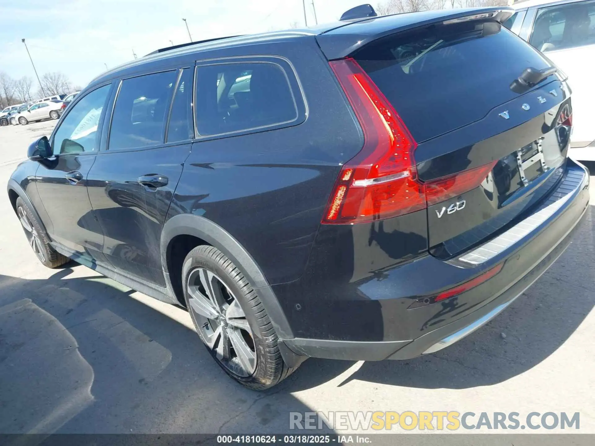 14 Photograph of a damaged car YV4L12WY7R2141133 VOLVO V60 CROSS COUNTRY 2024