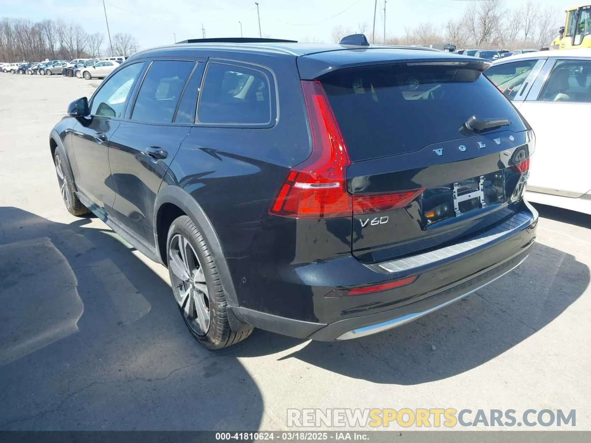 3 Photograph of a damaged car YV4L12WY7R2141133 VOLVO V60 CROSS COUNTRY 2024