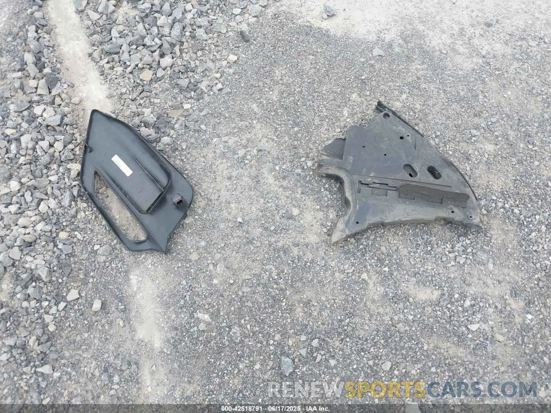 12 Photograph of a damaged car YV1A22VM2K1084934 VOLVO V90 2019