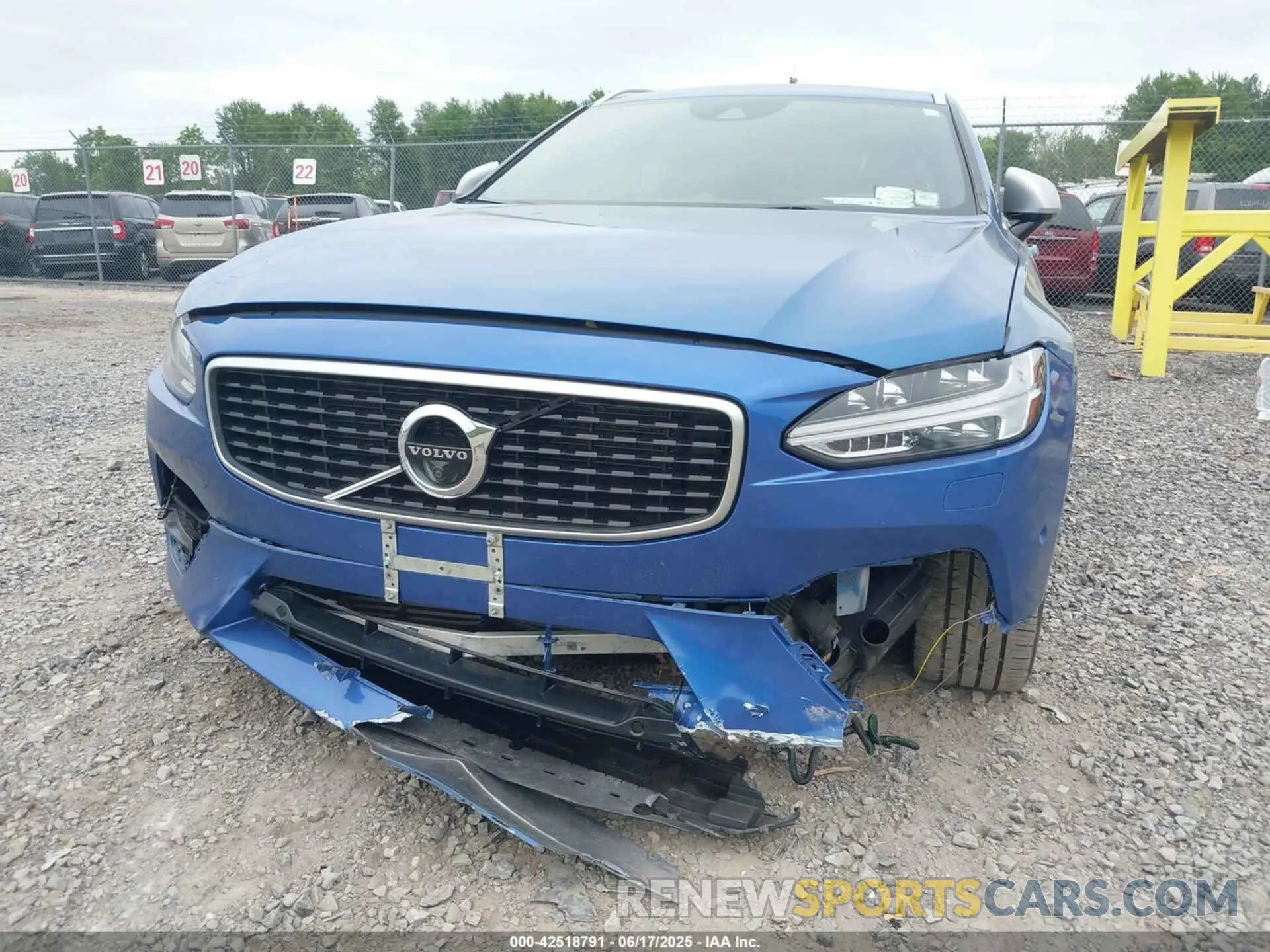 6 Photograph of a damaged car YV1A22VM2K1084934 VOLVO V90 2019