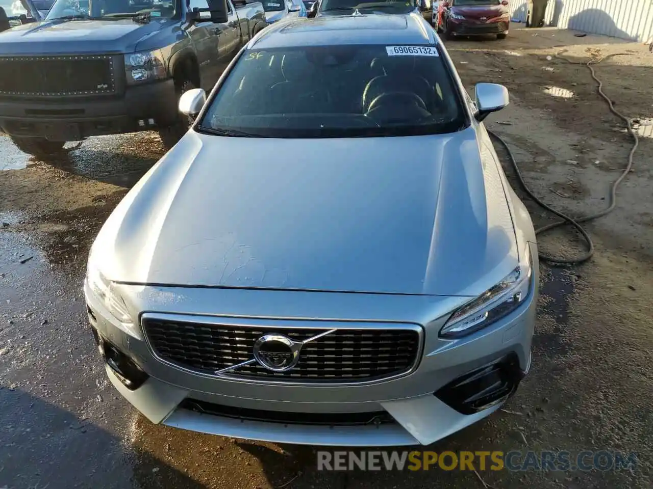 5 Photograph of a damaged car YV1A22VM6K1086539 VOLVO V90 2019