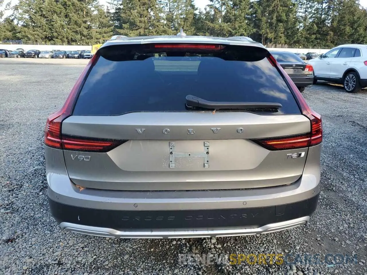 6 Photograph of a damaged car YV4A22NL4M1137484 VOLVO V90 2021