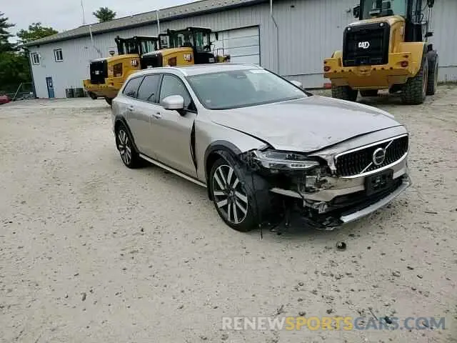 13 Photograph of a damaged car YV4062NC5P1165587 VOLVO V90 2023