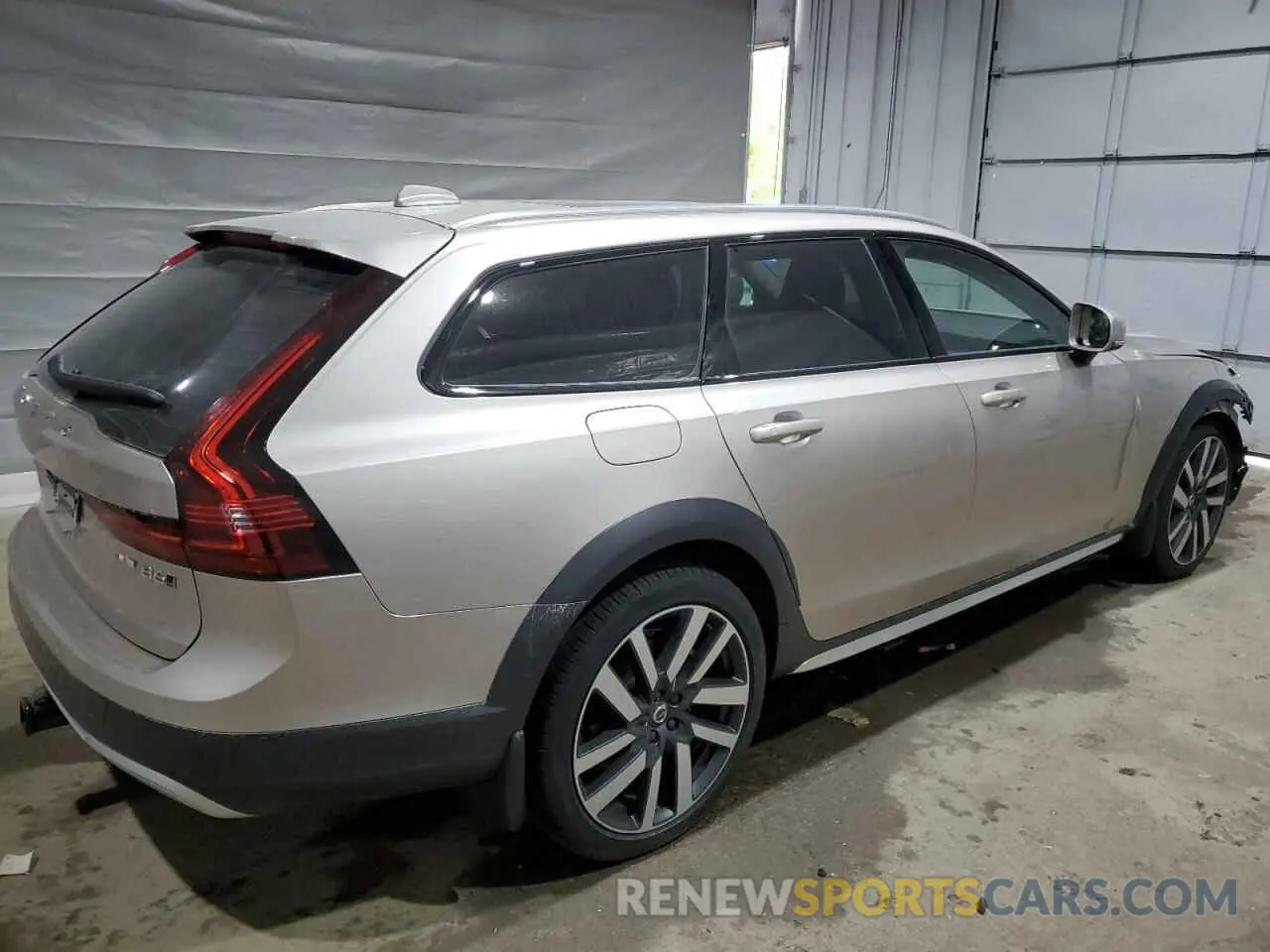 3 Photograph of a damaged car YV4062NC5P1165587 VOLVO V90 2023