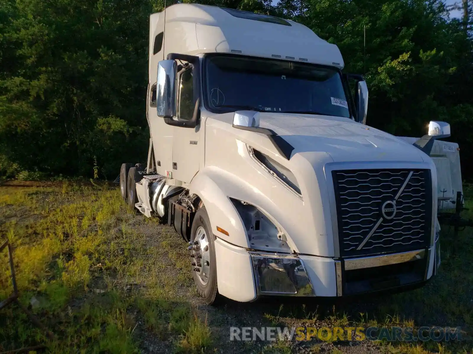 1 Photograph of a damaged car 4V4NC9EG2KN199358 VOLVO VN 2019