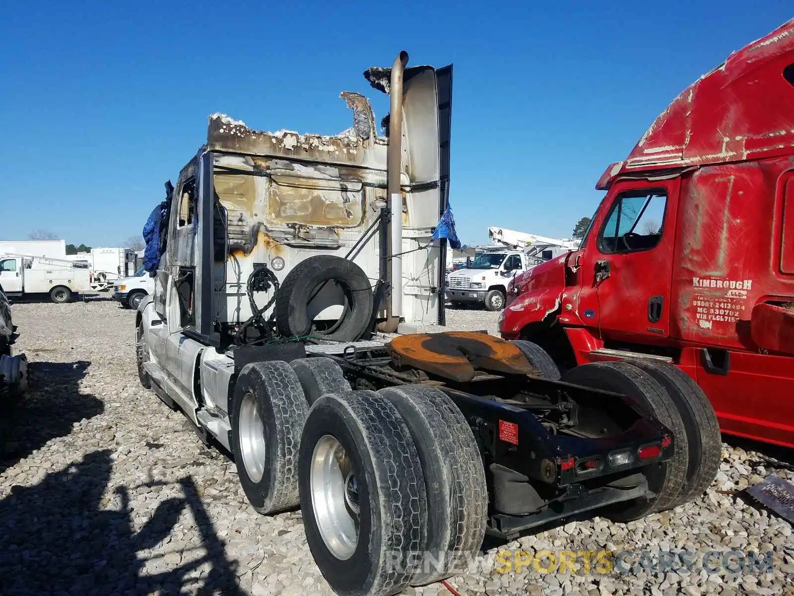 3 Photograph of a damaged car 4V4NC9EH0KN203125 VOLVO VN 2019