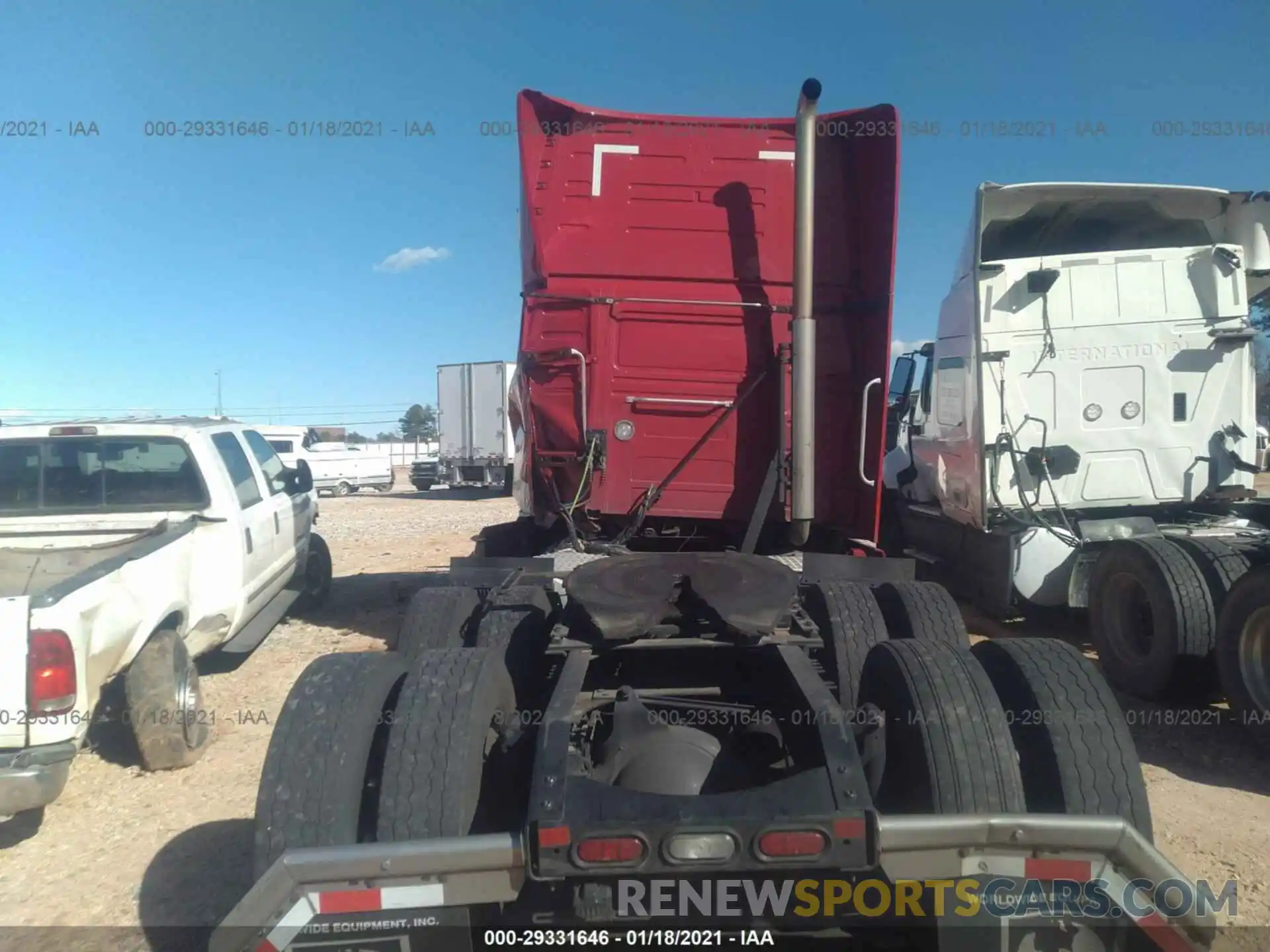 8 Photograph of a damaged car 4V4NC9EH0KN204372 VOLVO VN 2019