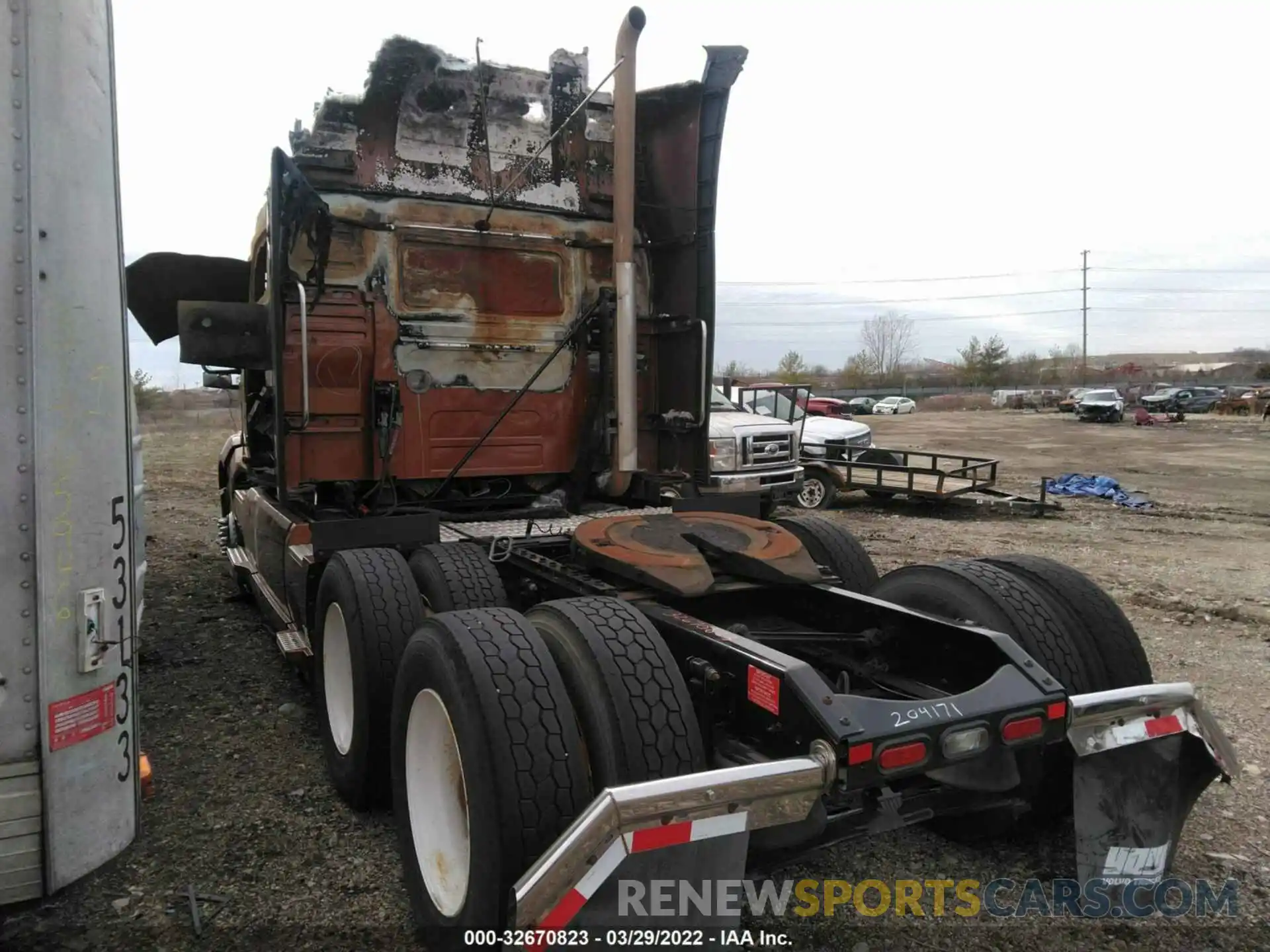 3 Photograph of a damaged car 4V4NC9EH1KN204171 VOLVO VN 2019