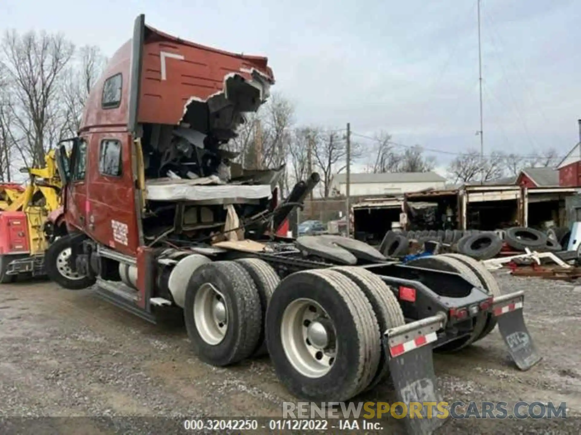 3 Photograph of a damaged car 4V4NC9EH2KN872139 VOLVO VN 2019