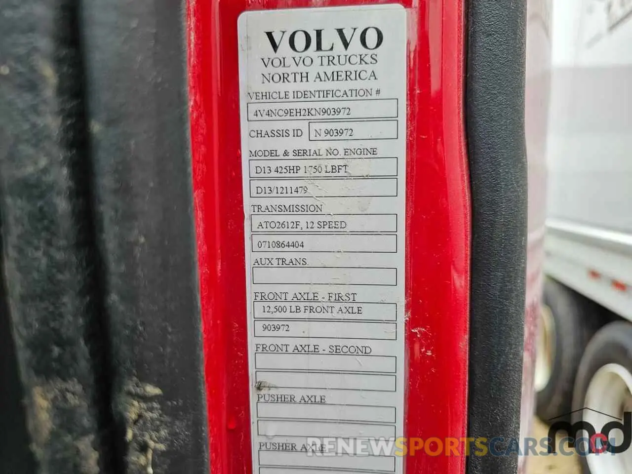 10 Photograph of a damaged car 4V4NC9EH2KN903972 VOLVO VN 2019