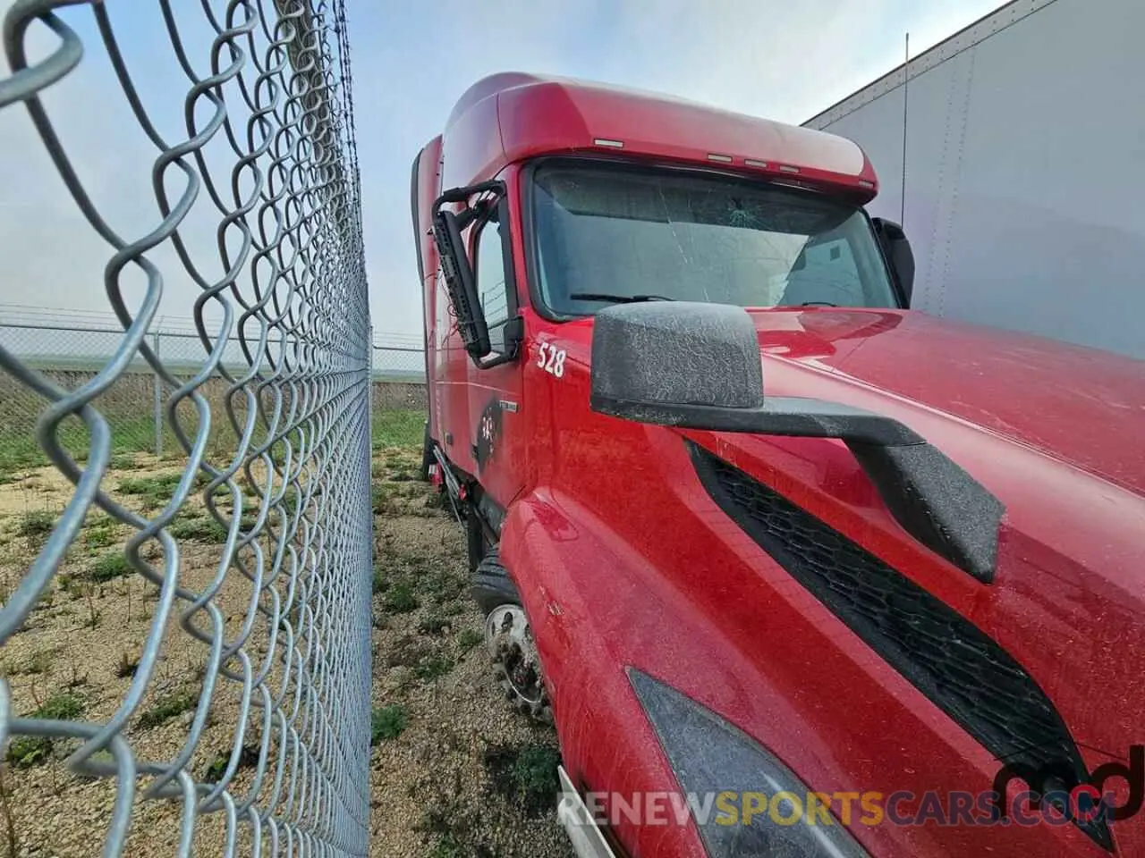 4 Photograph of a damaged car 4V4NC9EH2KN903972 VOLVO VN 2019