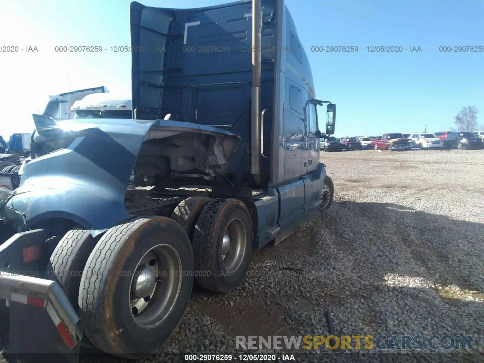 4 Photograph of a damaged car 4V4NC9EH3KN229315 VOLVO VN 2019