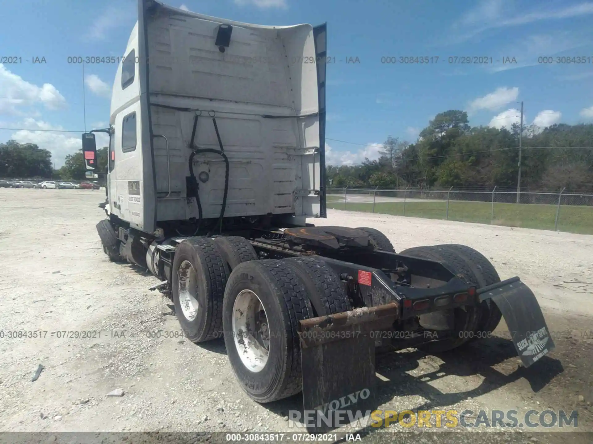 3 Photograph of a damaged car 4V4NC9EH4KN905433 VOLVO VN 2019