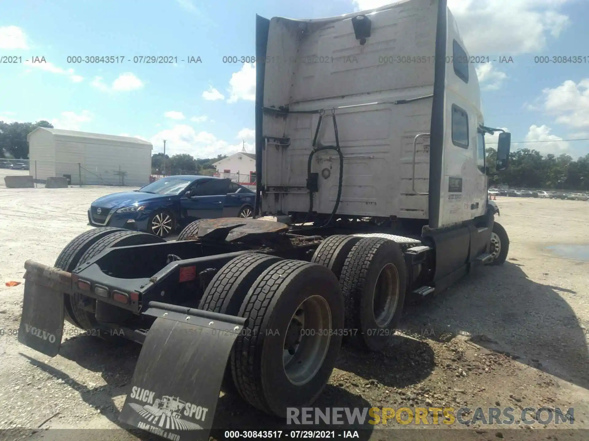 4 Photograph of a damaged car 4V4NC9EH4KN905433 VOLVO VN 2019