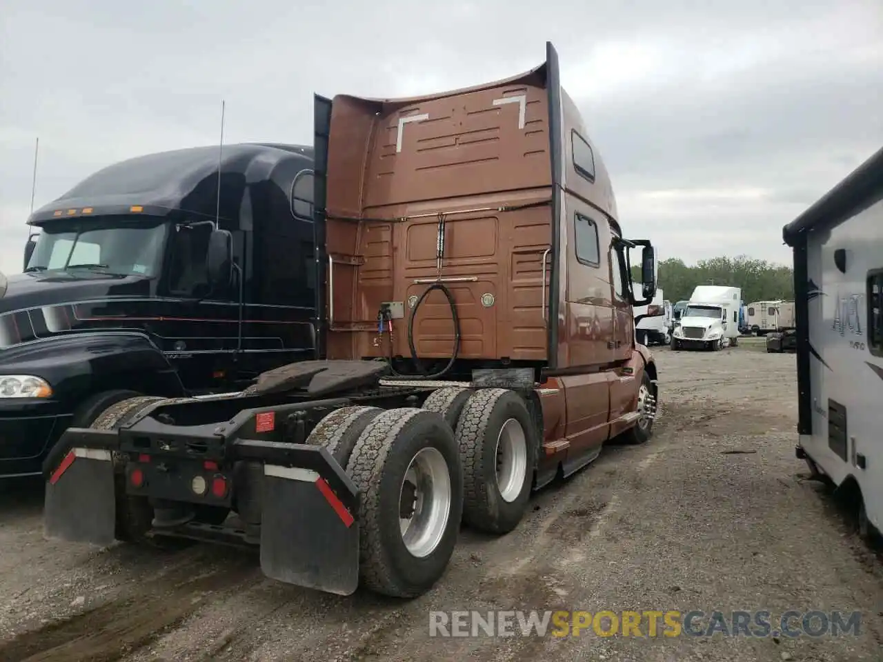 4 Photograph of a damaged car 4V4NC9EH7KN873674 VOLVO VN 2019