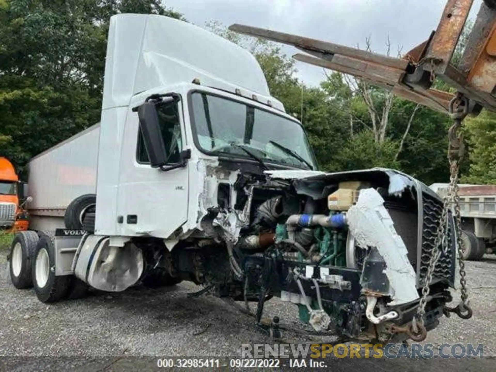 1 Photograph of a damaged car 4V4NC9EHXKN197964 VOLVO VN 2019