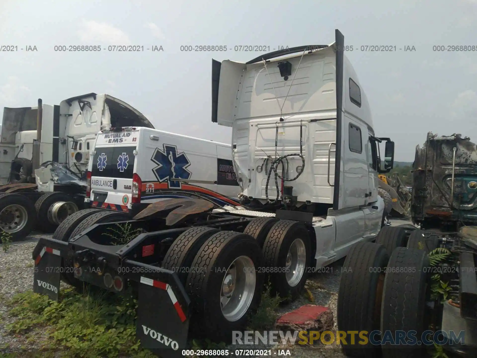 4 Photograph of a damaged car 4V4NC9EHXKN232289 VOLVO VN 2019