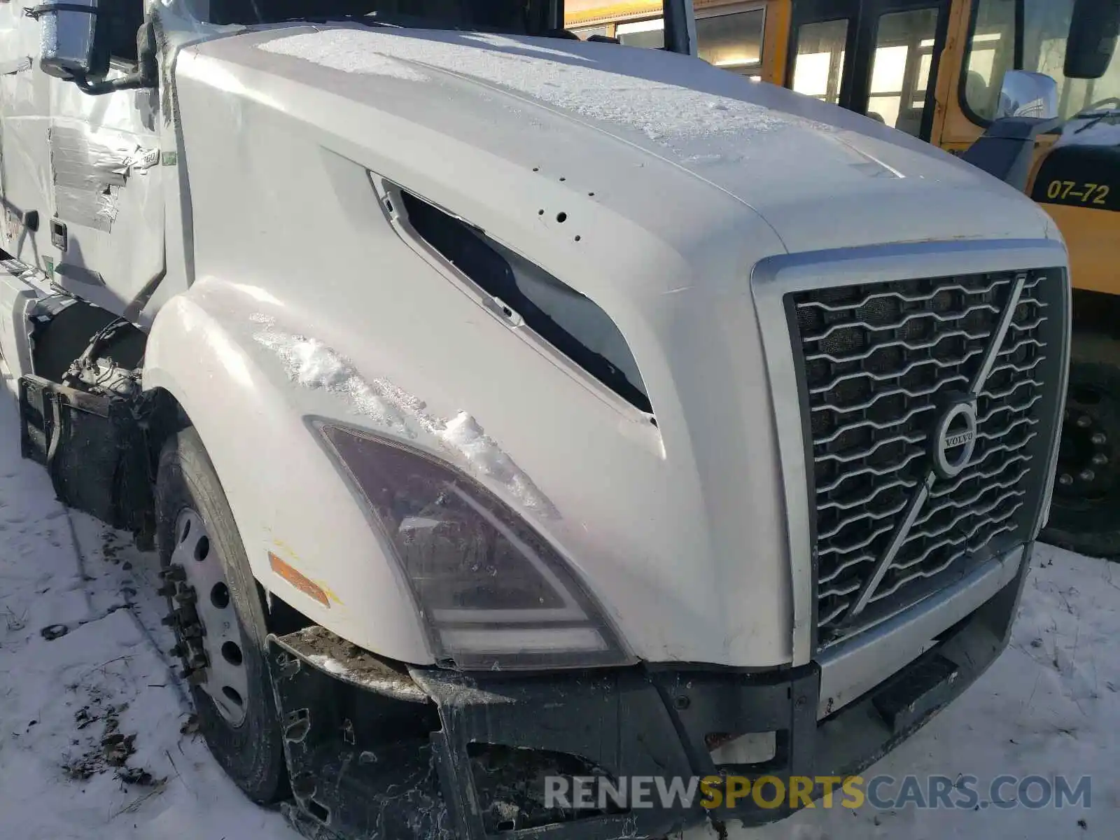 7 Photograph of a damaged car 4V4NC9EJ7KN901122 VOLVO VN 2019