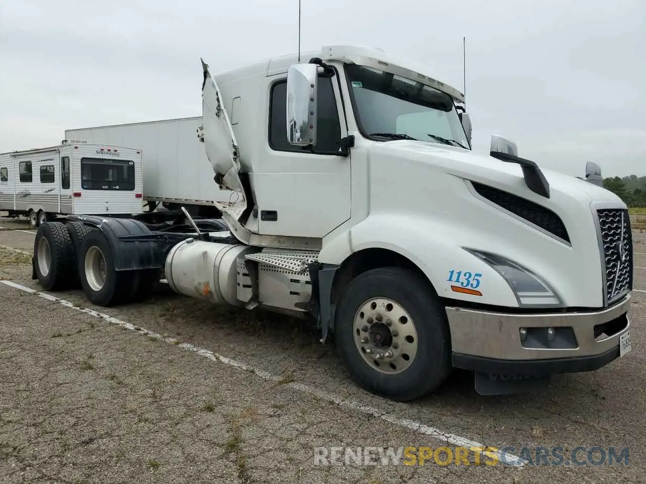 1 Photograph of a damaged car 4V4NC9EJ8KN900755 VOLVO VN 2019