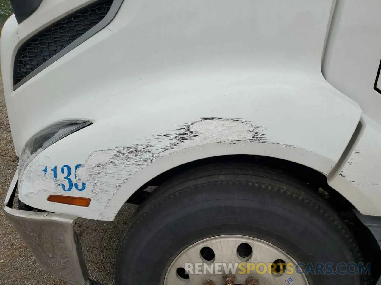 9 Photograph of a damaged car 4V4NC9EJ8KN900755 VOLVO VN 2019