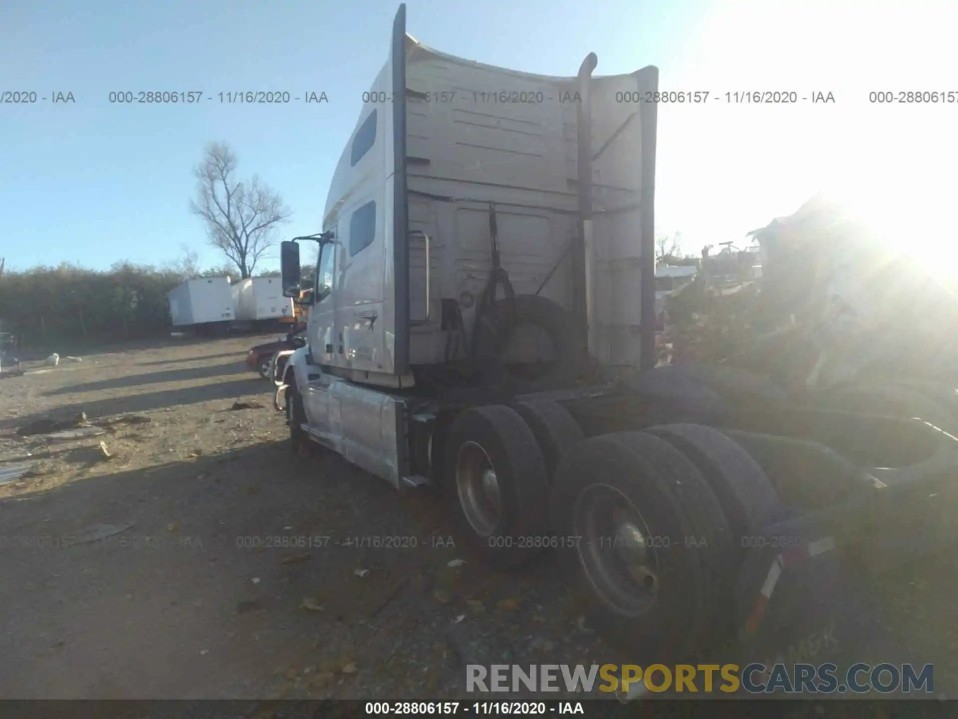 3 Photograph of a damaged car 4V4NC9EH0LN236112 VOLVO VN 2020