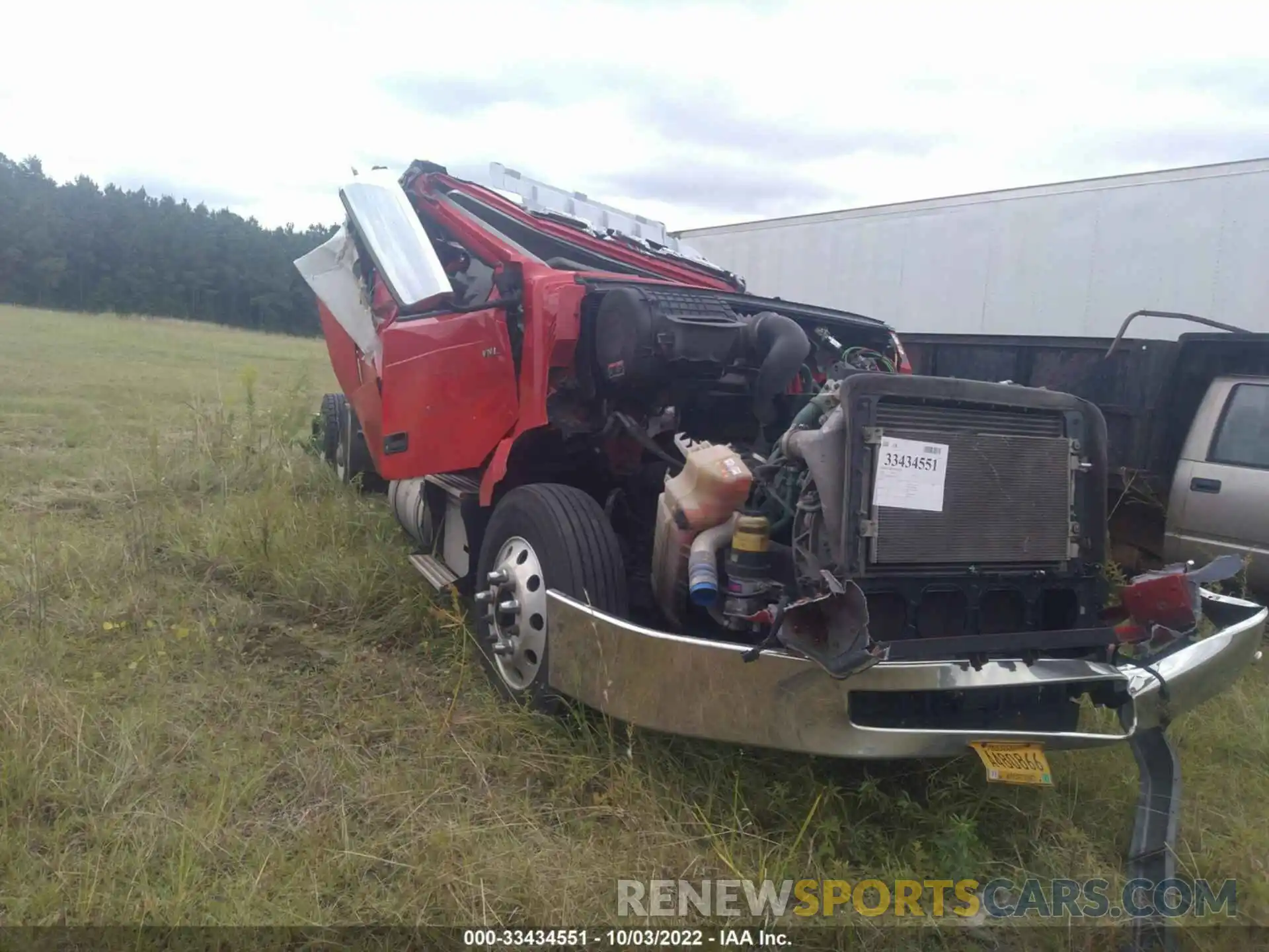 1 Photograph of a damaged car 4V4NC9EH5LP233576 VOLVO VN 2020