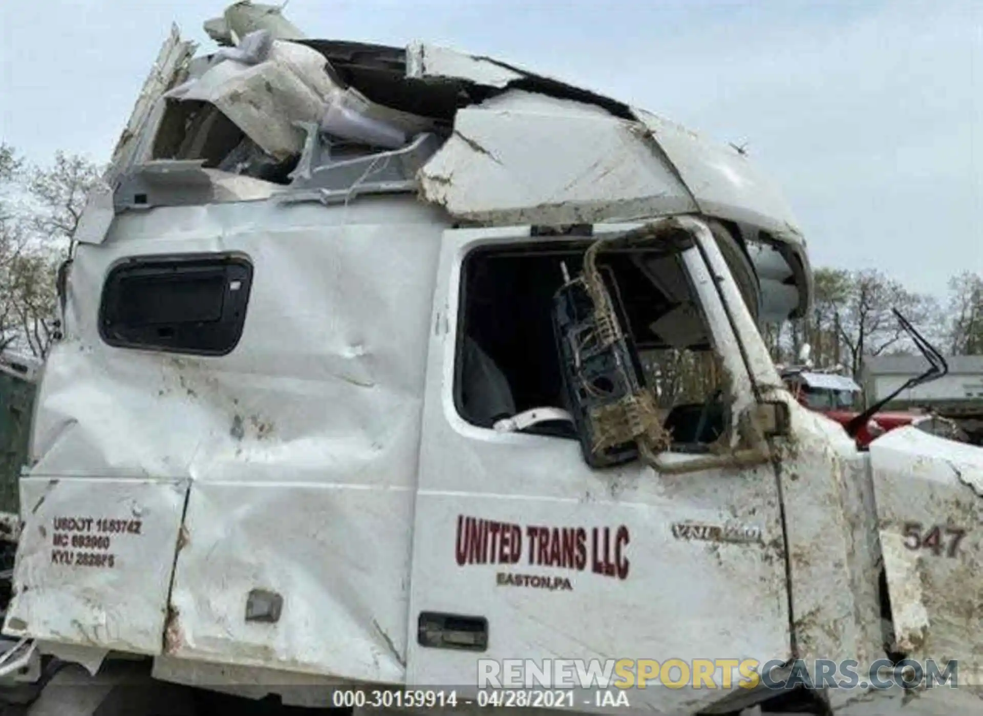 8 Photograph of a damaged car 4V4NC9EHXLN873699 VOLVO VN 2020