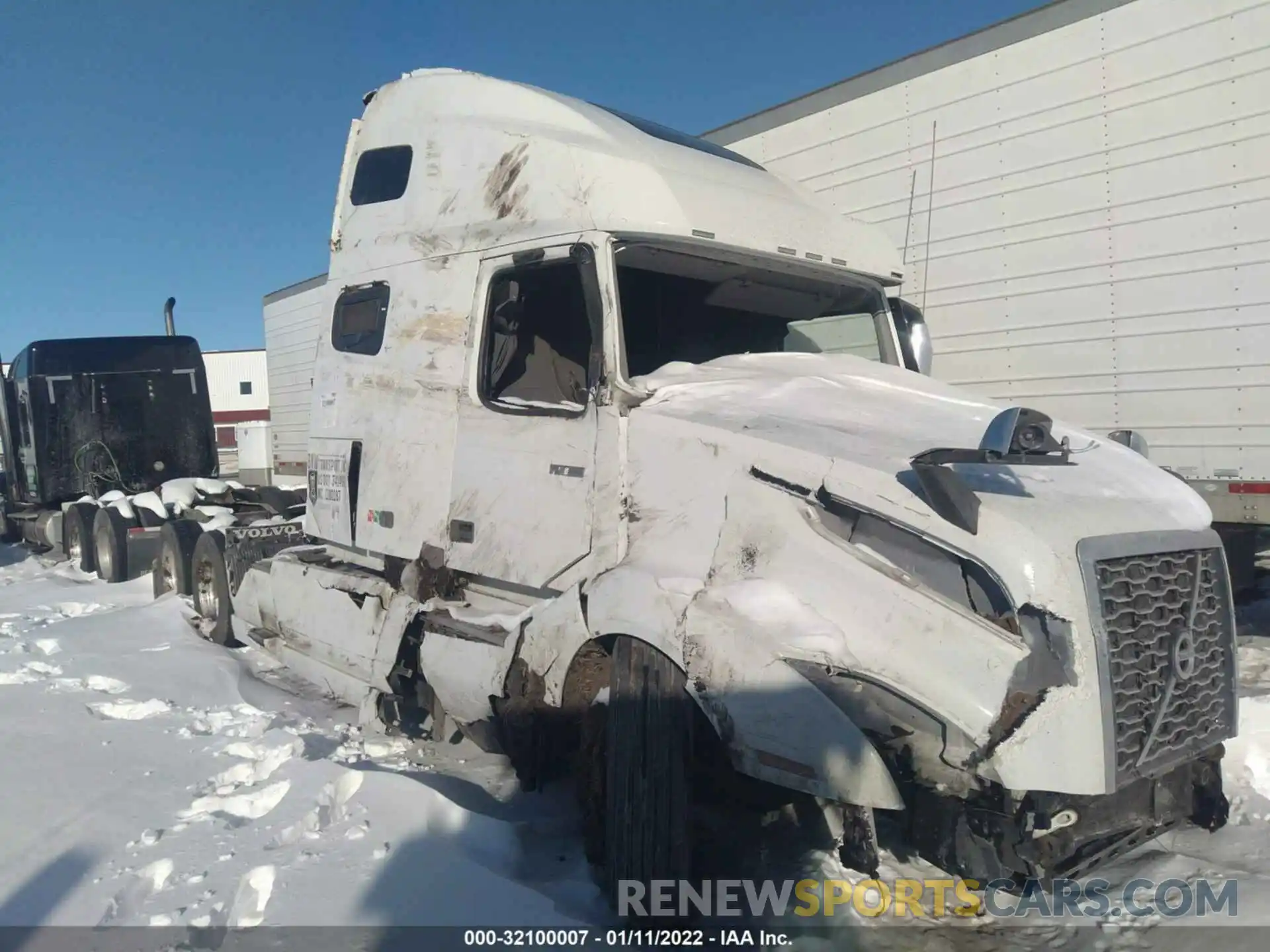 1 Photograph of a damaged car 4V4NC9EJ4LN230543 VOLVO VN 2020