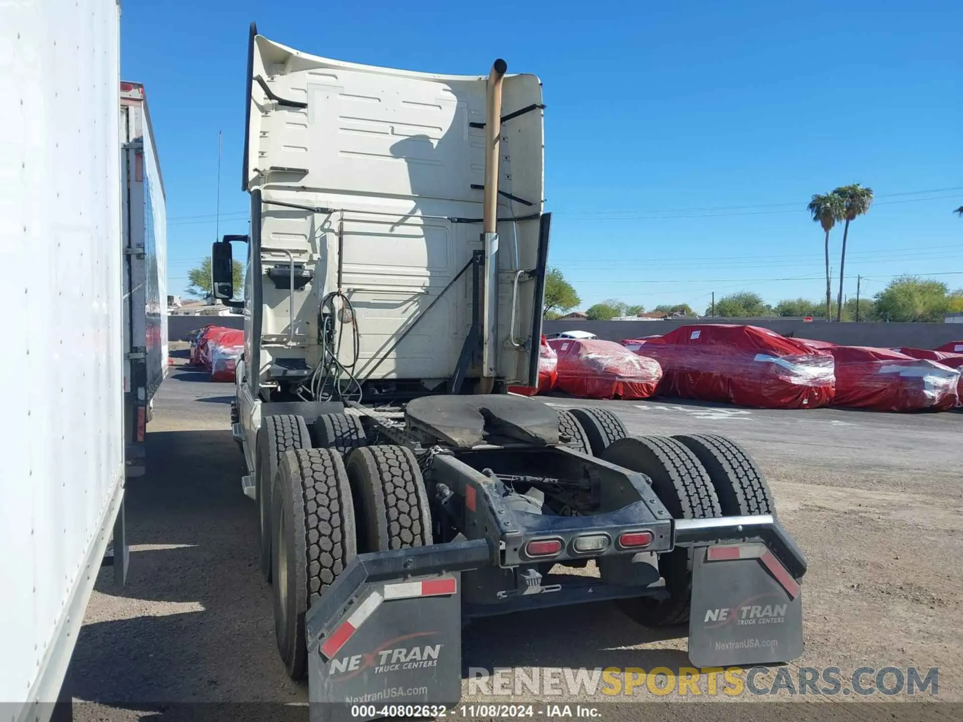 3 Photograph of a damaged car 4V4NC9EH1KN215834 VOLVO VNL 2019