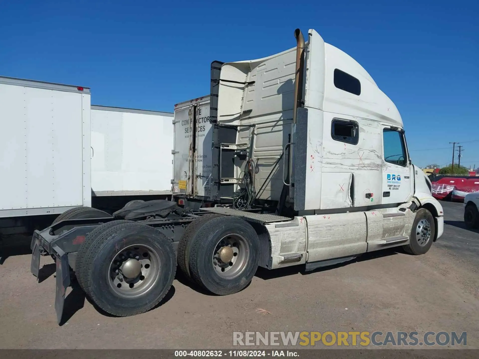 4 Photograph of a damaged car 4V4NC9EH1KN215834 VOLVO VNL 2019