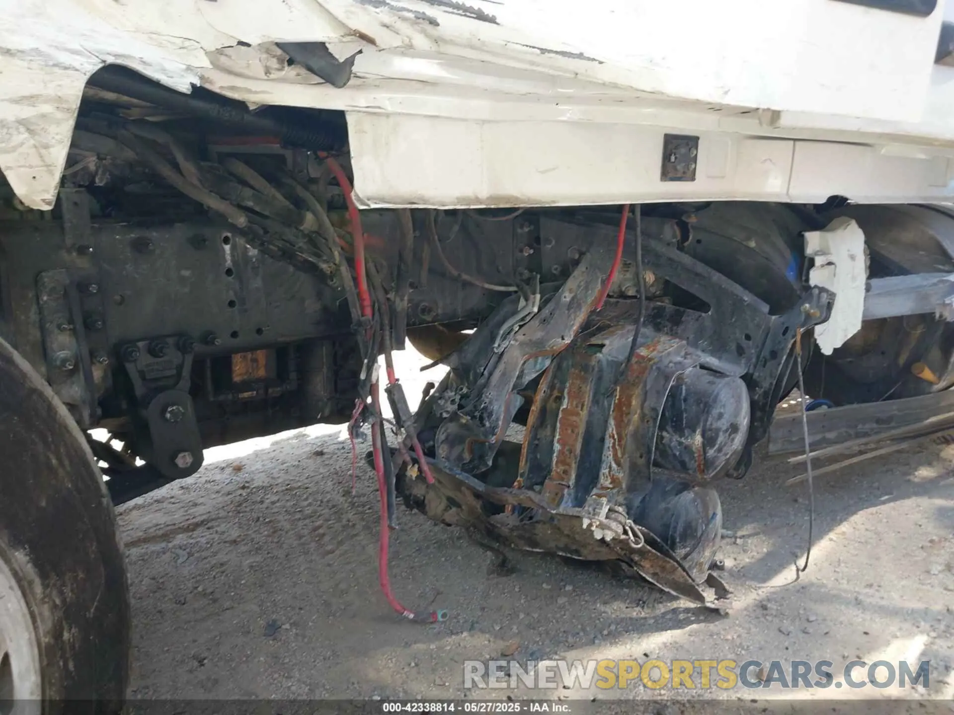 21 Photograph of a damaged car 4V4NC9EH1KN902909 VOLVO VNL 2019