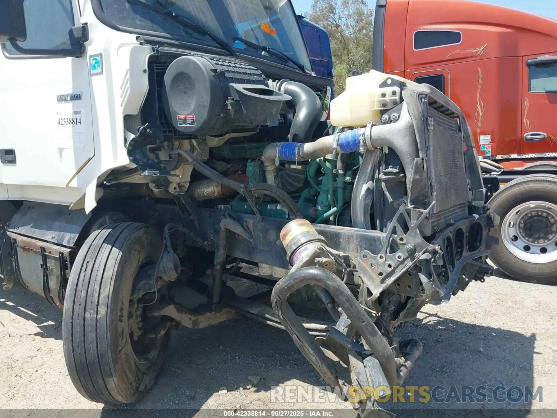22 Photograph of a damaged car 4V4NC9EH1KN902909 VOLVO VNL 2019