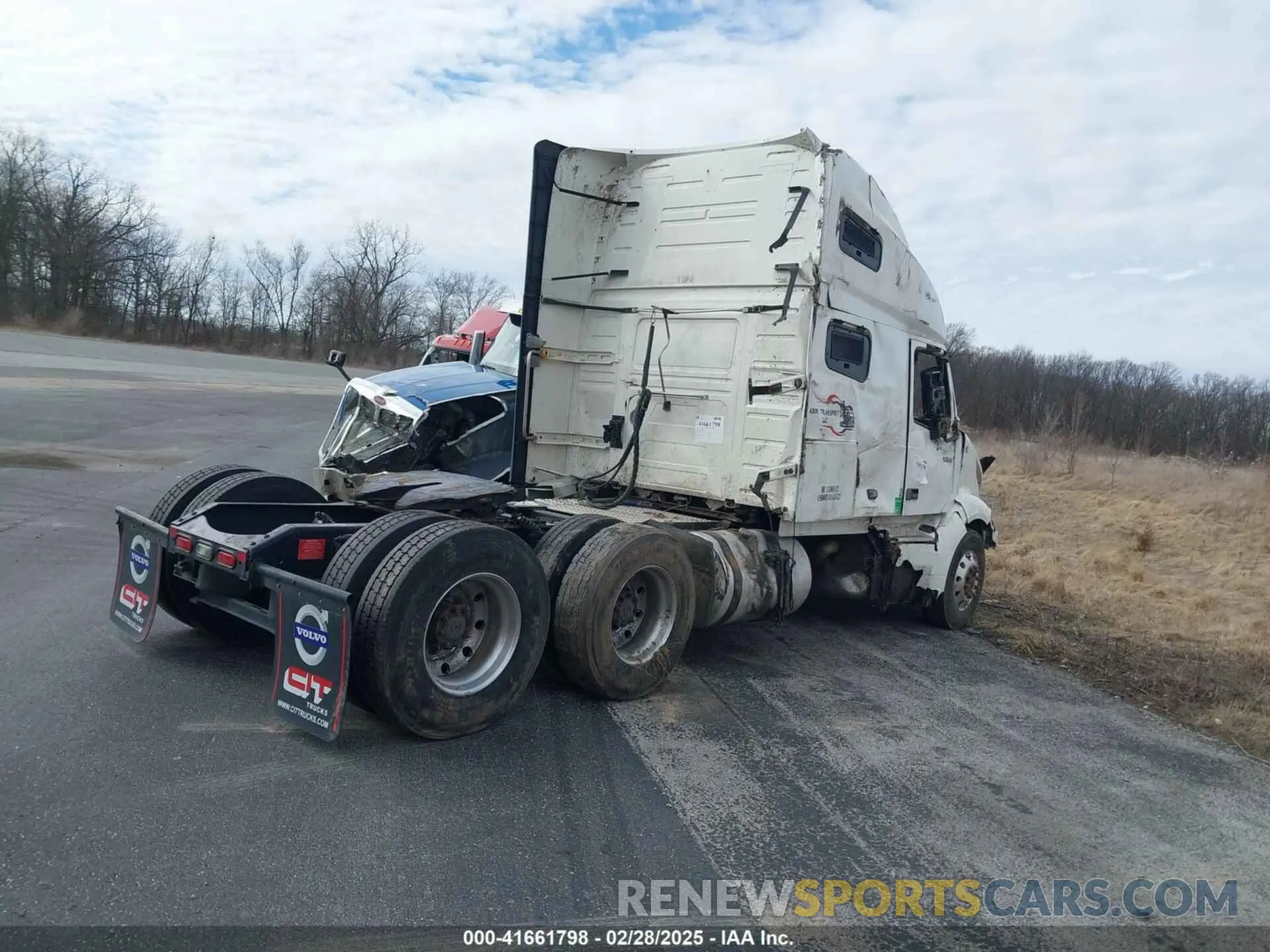4 Photograph of a damaged car 4V4NC9EH4KN201622 VOLVO VNL 2019