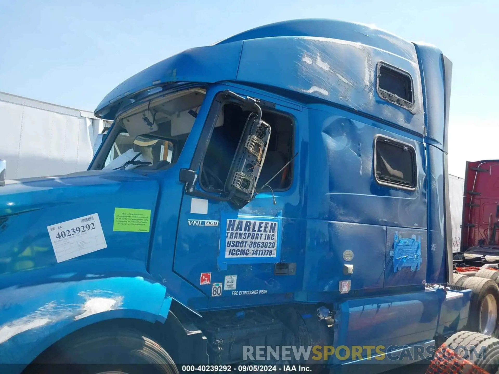 14 Photograph of a damaged car 4V4NC9EH6KN219667 VOLVO VNL 2019