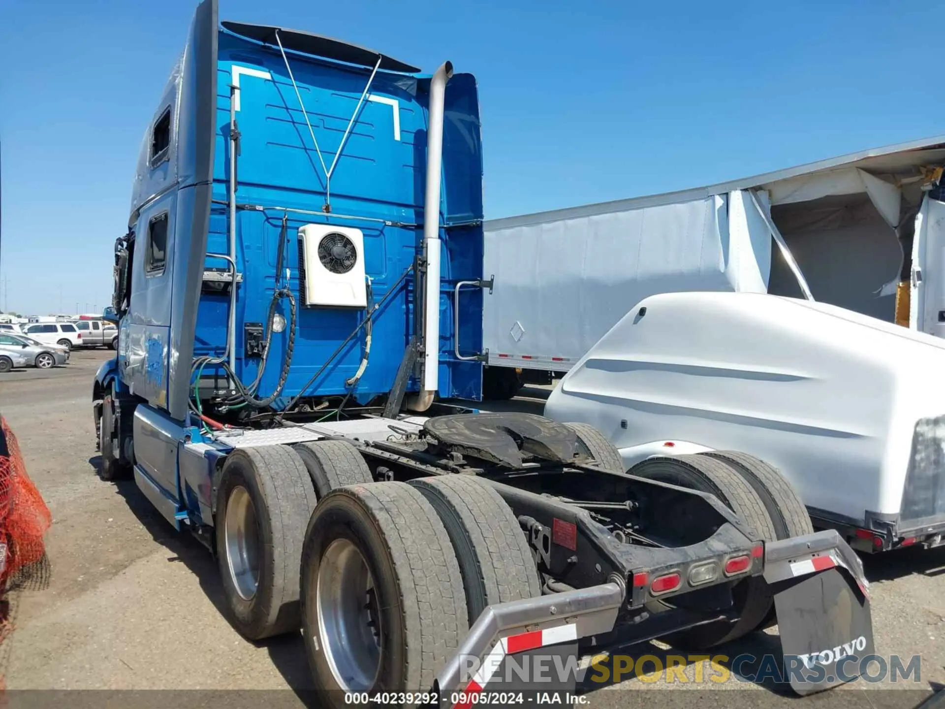 3 Photograph of a damaged car 4V4NC9EH6KN219667 VOLVO VNL 2019