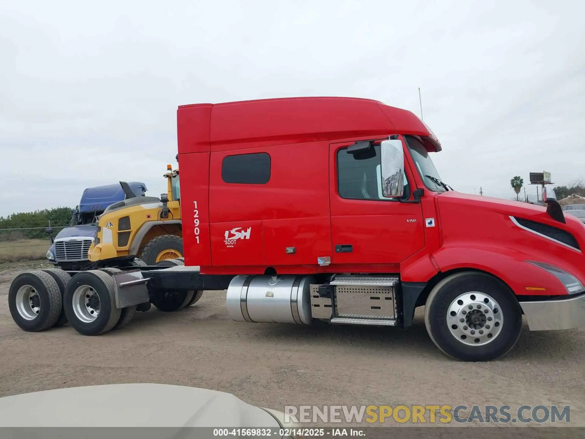 12 Photograph of a damaged car 4V4NC9EH6KN899330 VOLVO VNL 2019