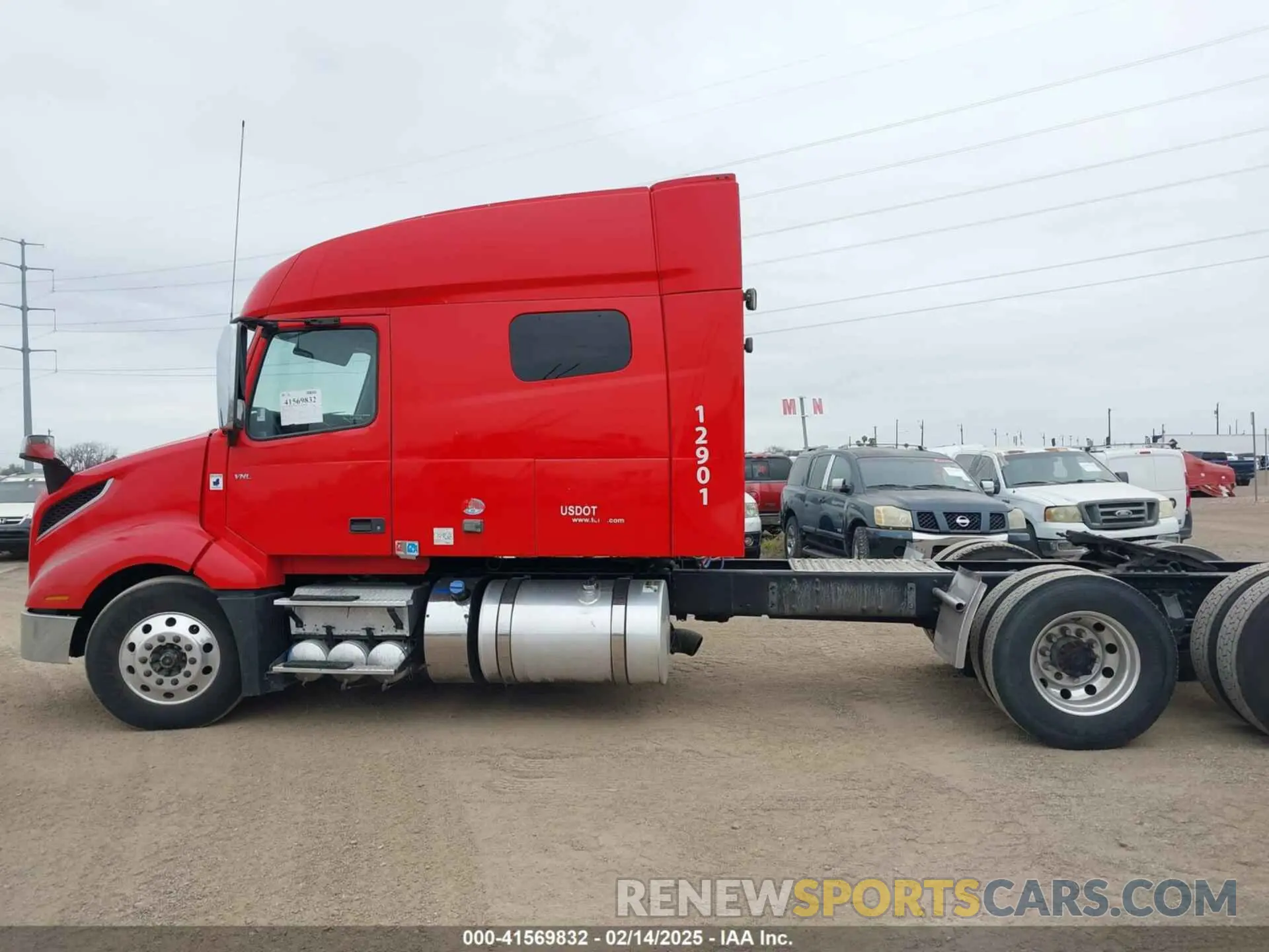 13 Photograph of a damaged car 4V4NC9EH6KN899330 VOLVO VNL 2019