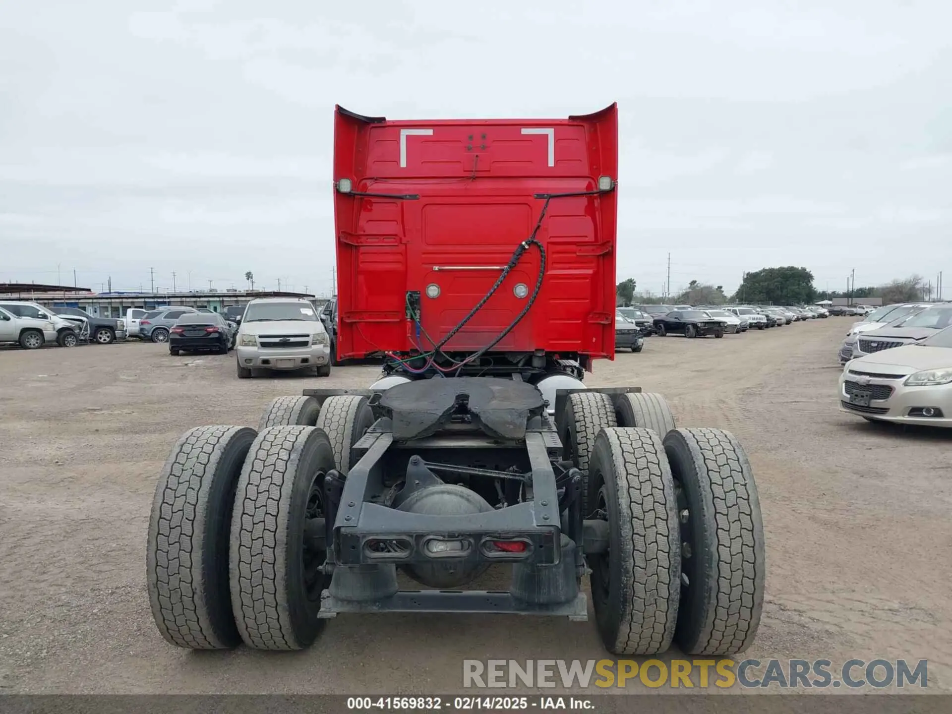 14 Photograph of a damaged car 4V4NC9EH6KN899330 VOLVO VNL 2019
