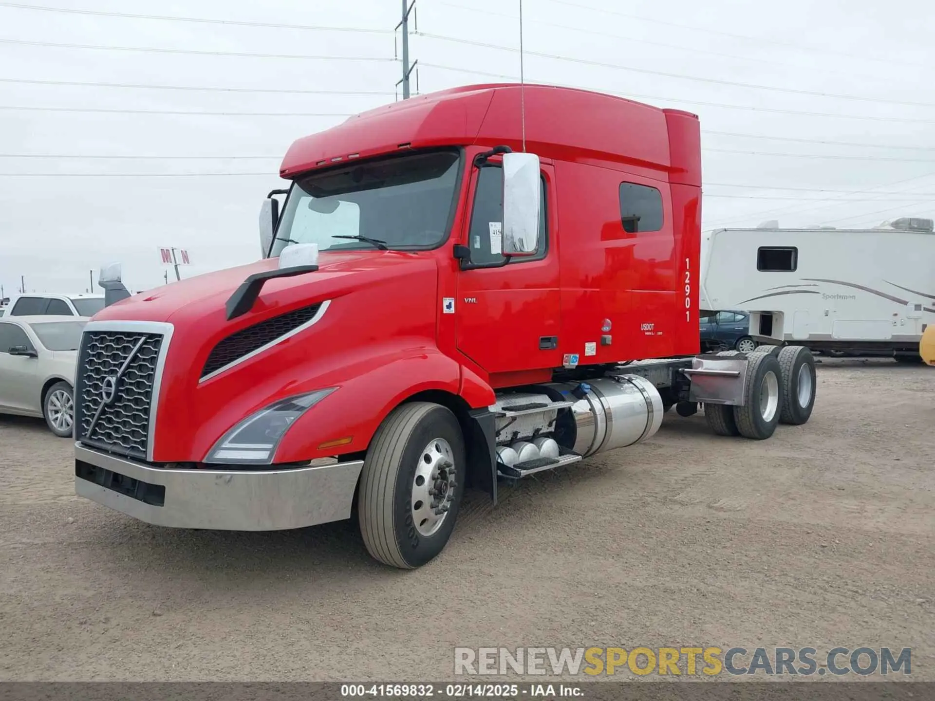 2 Photograph of a damaged car 4V4NC9EH6KN899330 VOLVO VNL 2019