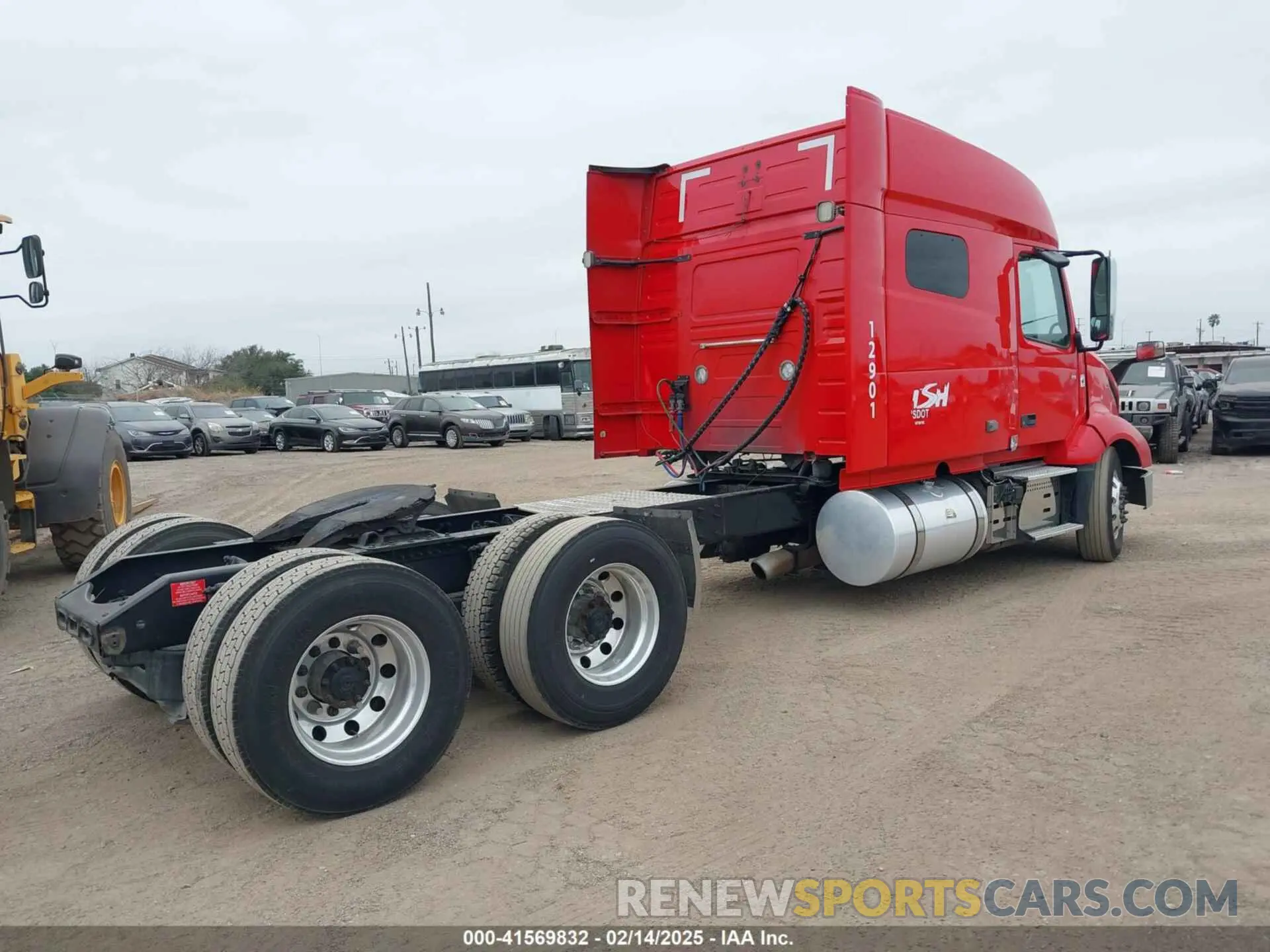 4 Photograph of a damaged car 4V4NC9EH6KN899330 VOLVO VNL 2019