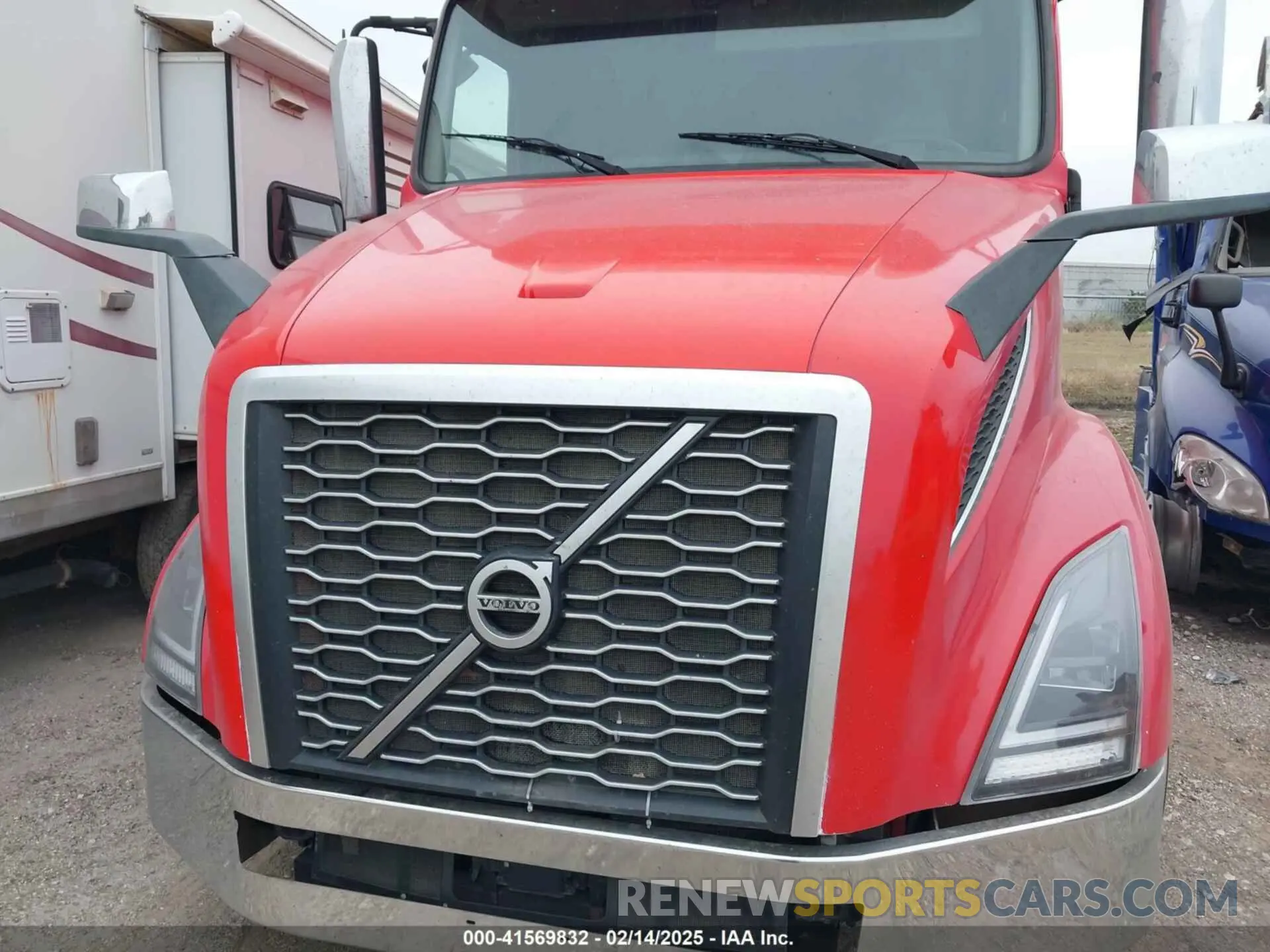 9 Photograph of a damaged car 4V4NC9EH6KN899330 VOLVO VNL 2019