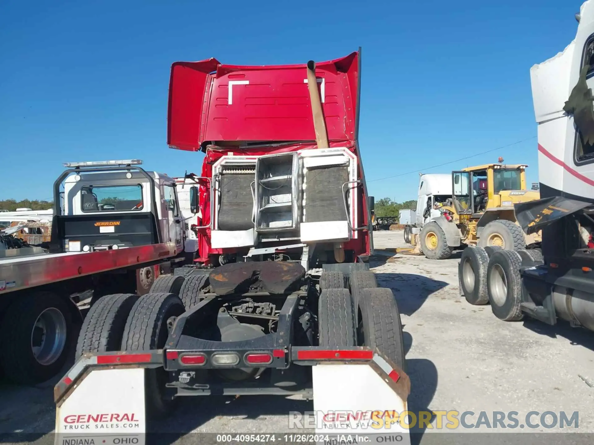 15 Photograph of a damaged car 4V4NC9EH8KN193797 VOLVO VNL 2019