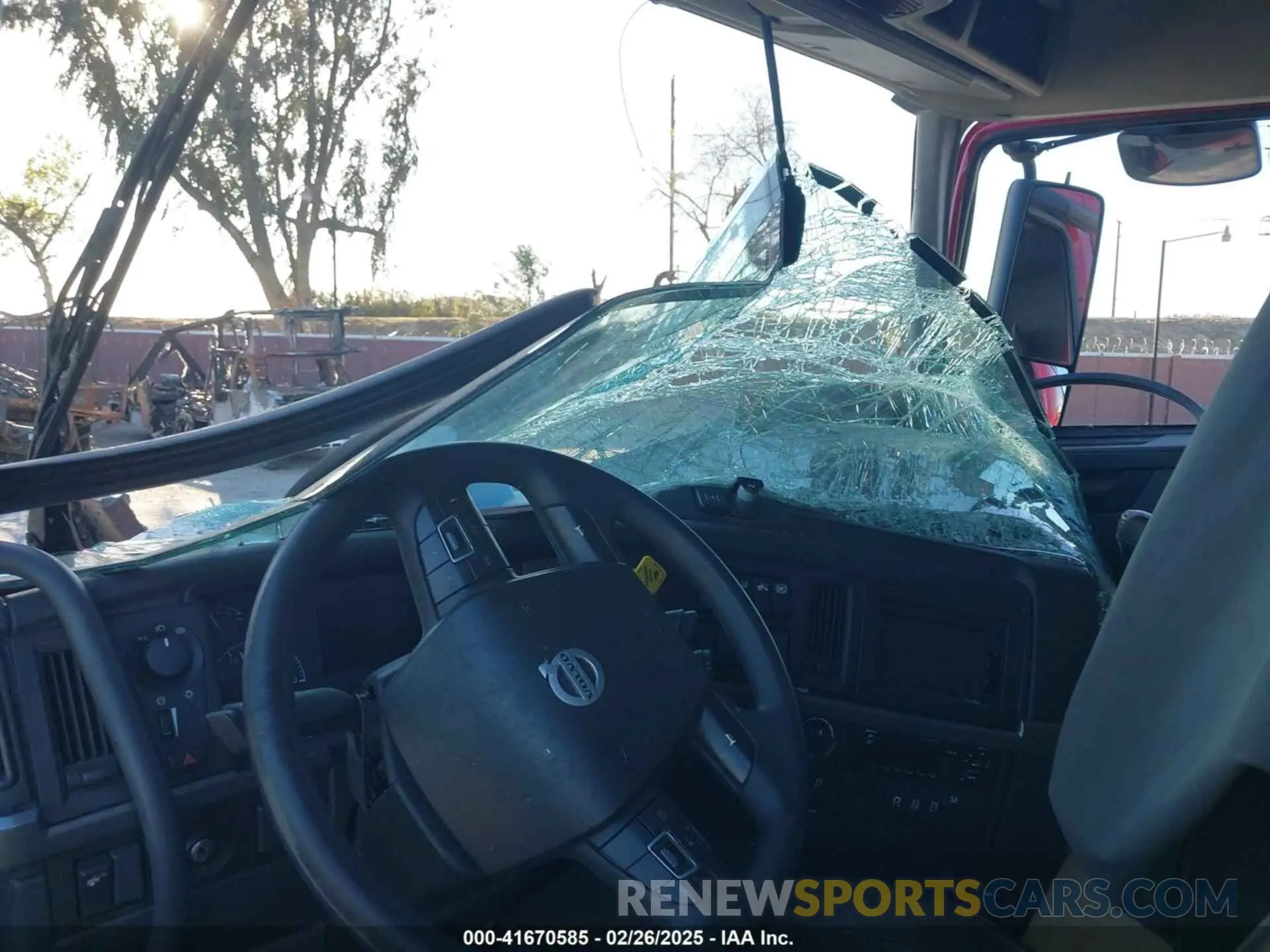 12 Photograph of a damaged car 4V4NC9EH8KN205253 VOLVO VNL 2019